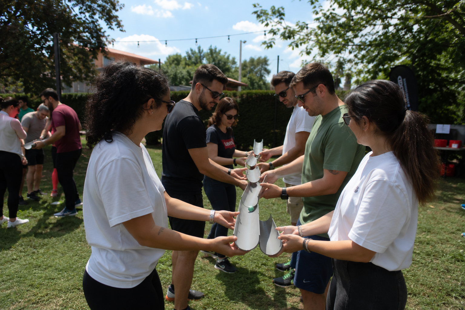 Equip coordinant-se en la prova de l’aqüeducte de caniques